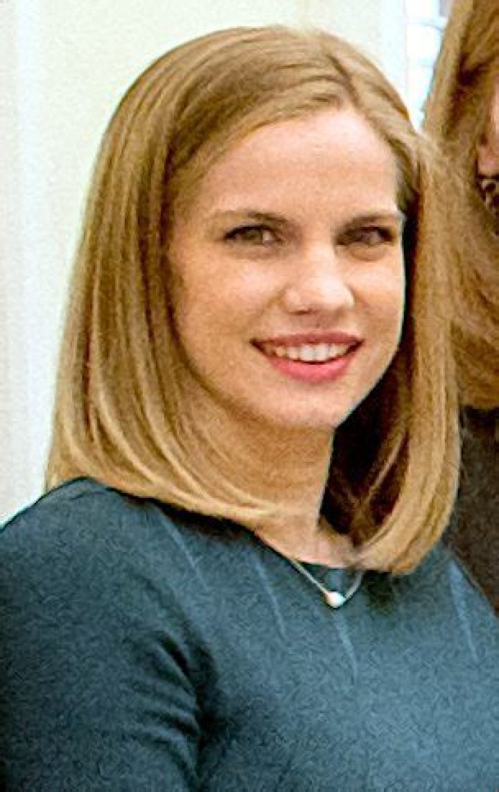 Anna Chlumsky Bio (Wiki) 