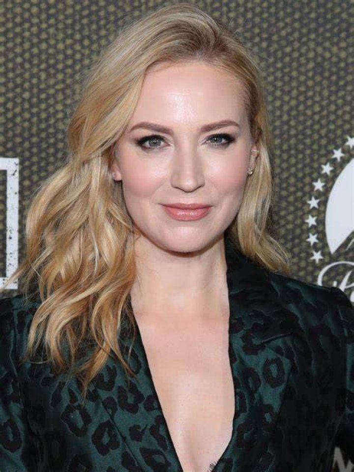 Beth Riesgraf photo