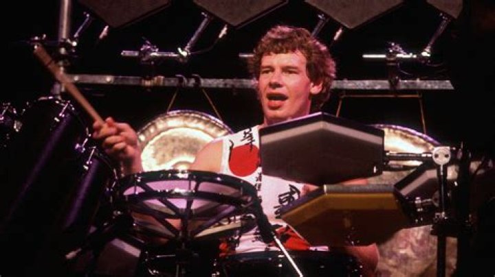 Bill Bruford Bio (Wiki) 