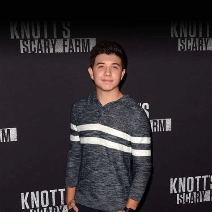 Bradley Steven Perry's pet No Pets (Bradley Steven Perry)