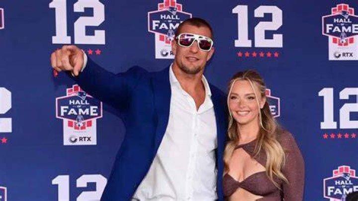 Camille Kostek spills secrets to her relationship with Rob Gronkowski! Camille Kostek spills secrets to her relationship with Rob Gronkowski!