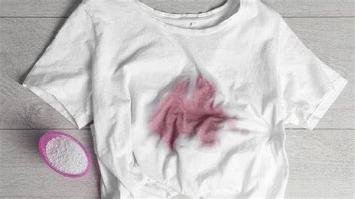 Can lime stain clothes?