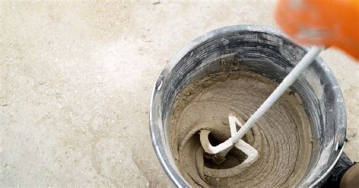 Can you mix plaster and cement?