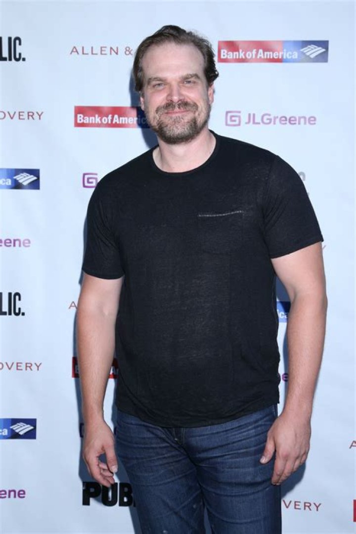 Cele|bitchy | 7Inside-David-Harbour-&-Lil
