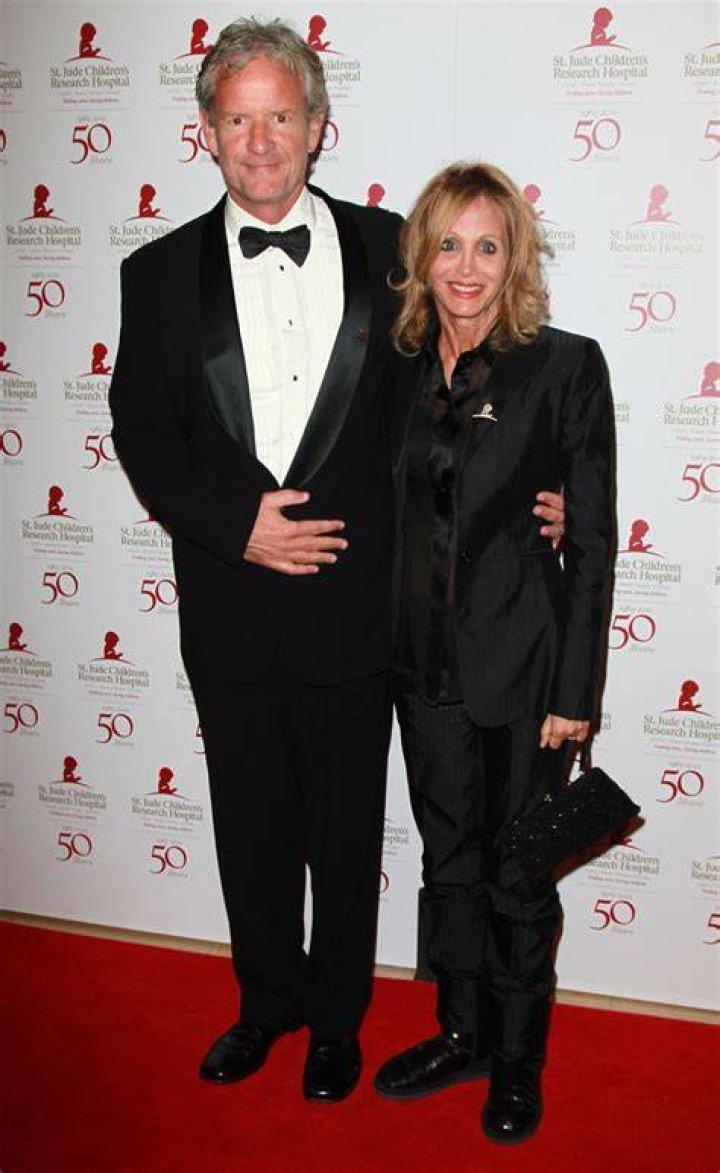 Who was Arleen Sorkin married to? Learn about widower Christopher Lloyd Christopher Lloyd and Arleen Sorkin married for 28 years and have two sons together