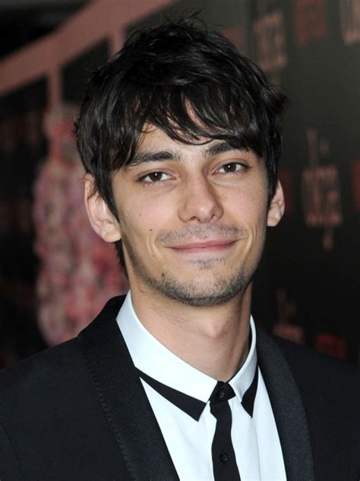 Devon Bostick Bio (Wiki) 
