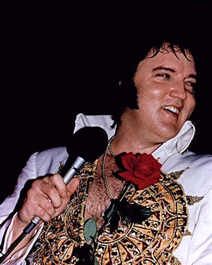 Elvis Presley, "That's all right/blue moon Kentucky."