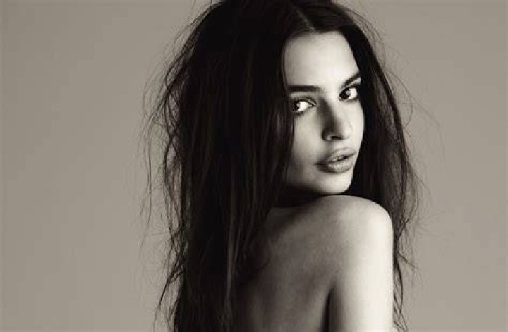 She’s Having the Time of Her Life! Emily Ratajkowski Made Out with Jack Greer Despite Dating Pete Davidson! Emily Ratajkowski