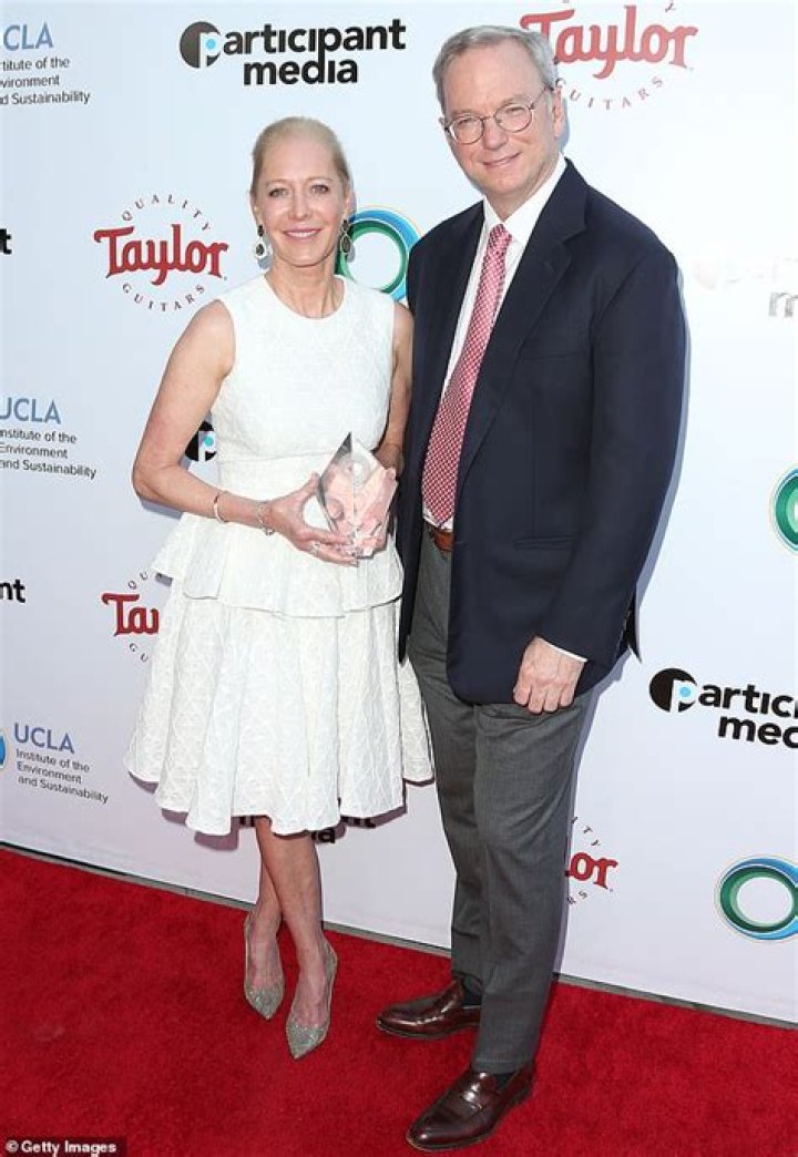 Eric Schmidt with his wife (Source: Vox)