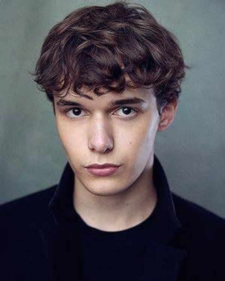 Flynn Allen Bio (Wiki) 
