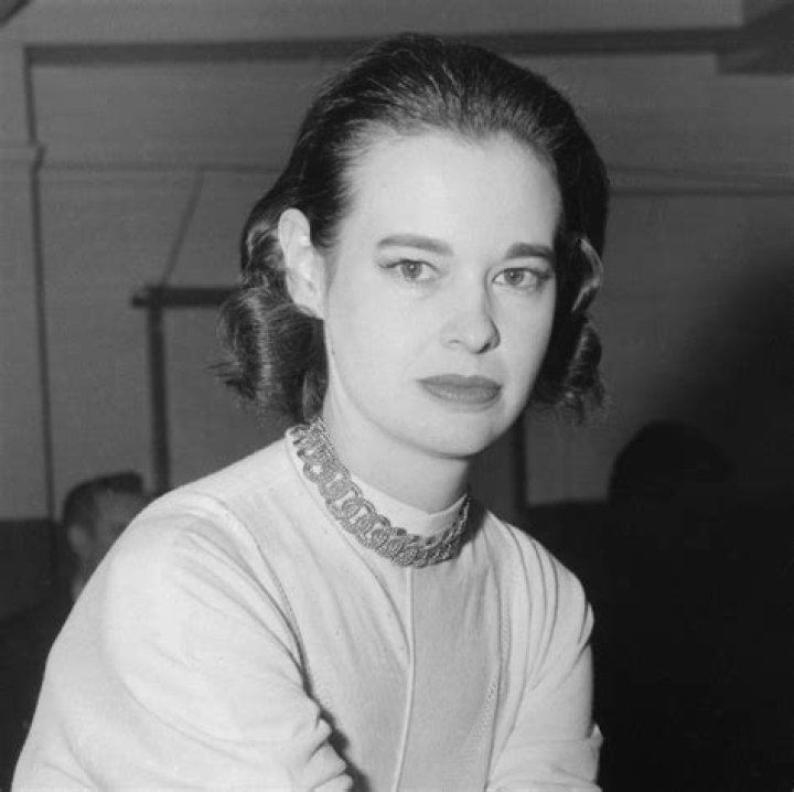 Gloria Vanderbilt photo
