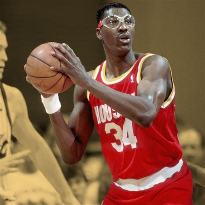 Hakeem Olajuwon photo 3