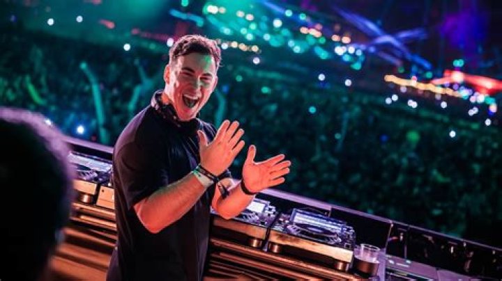 Hardwell playing on the stage