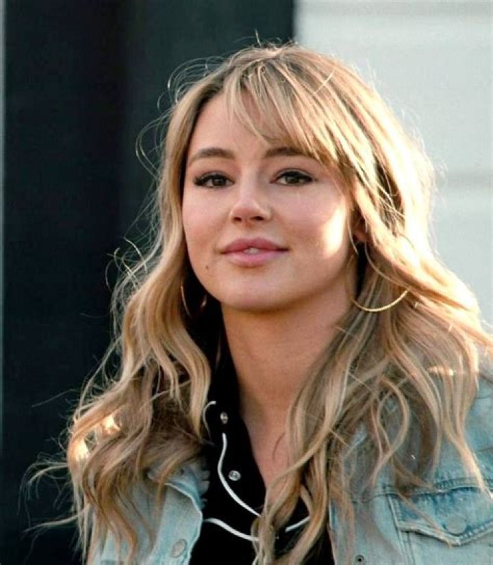 Hassie Harrison Bio (Wiki) 