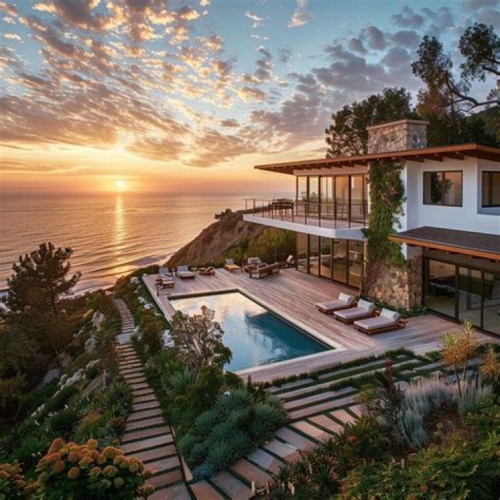 House at Malibu with pool