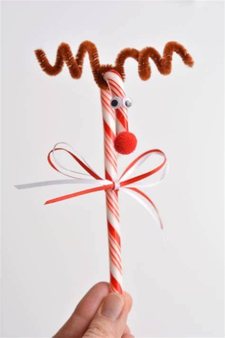 How do you make reindeer candy canes?