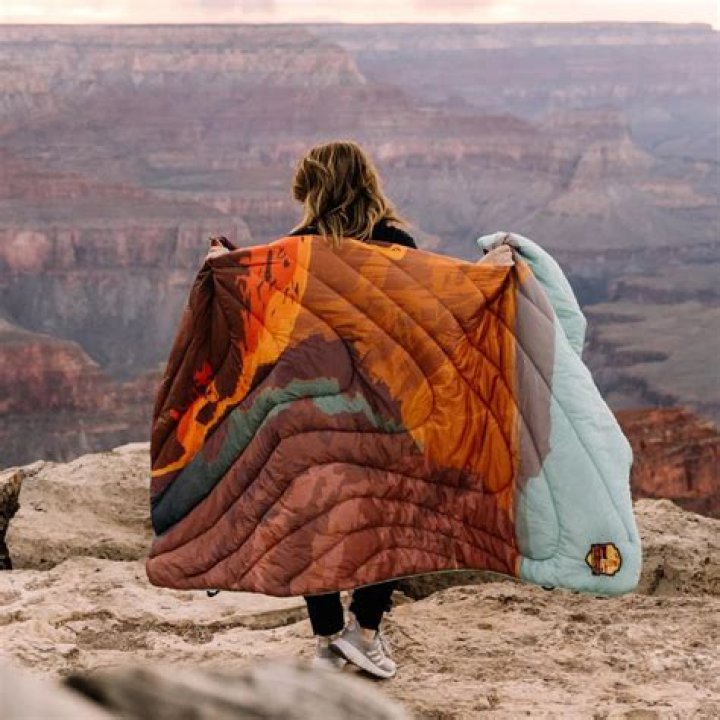 How do you wash a Rumpl blanket?