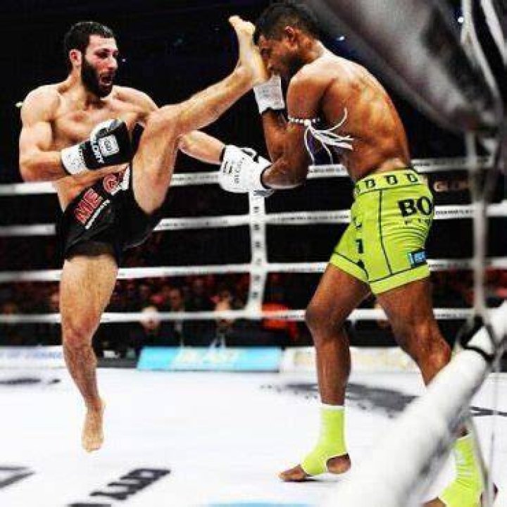 How much do glory kickboxers make?