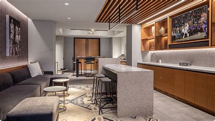 How much is a suite at Chase Center?