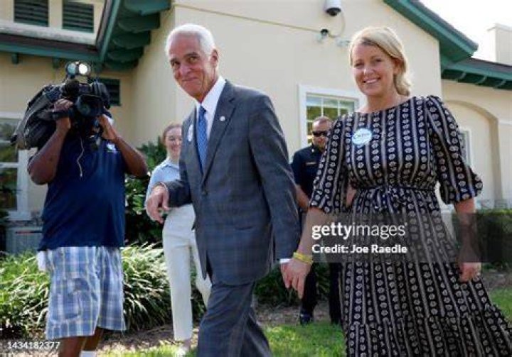 Is Charlie Crist married?