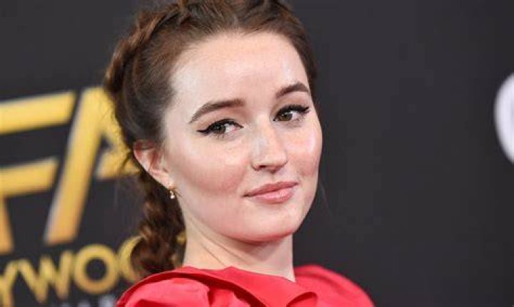 Is Kaitlyn Dever A Lesbian?