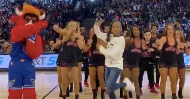 Jalaiah Harmon centered at NBA on TNT with Dr. Shaq, Adam Lefkoe, Candace Parker and Dwyane Wade.