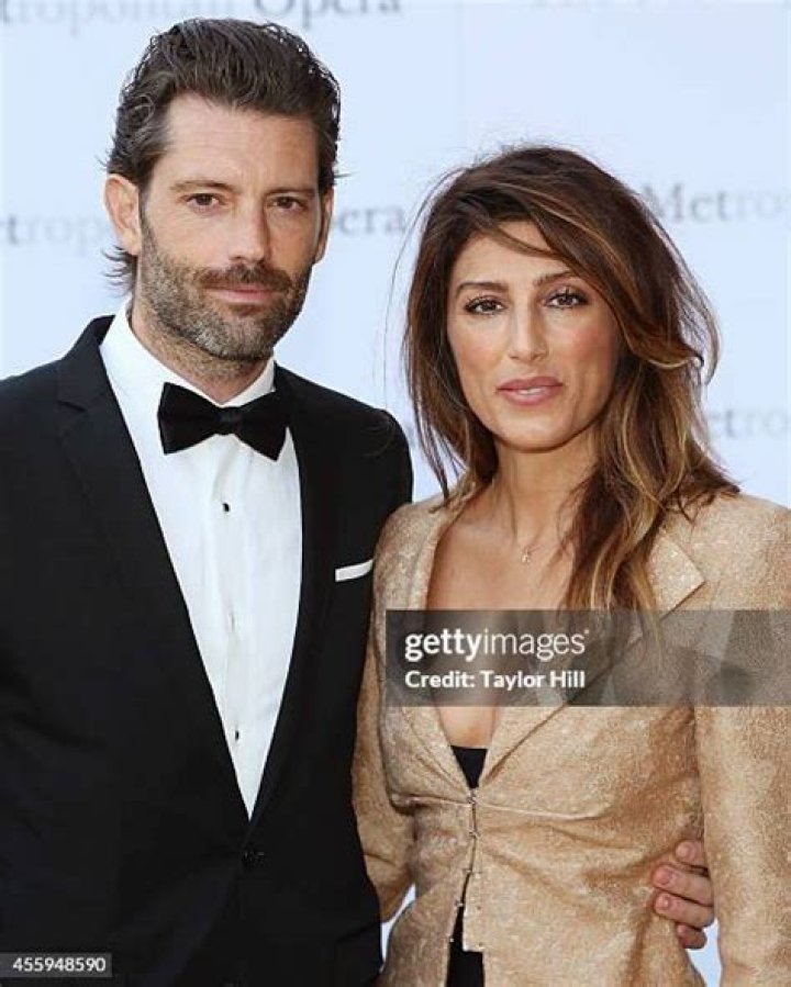 Jennifer Esposito and Louis Dowler got into legal battles.