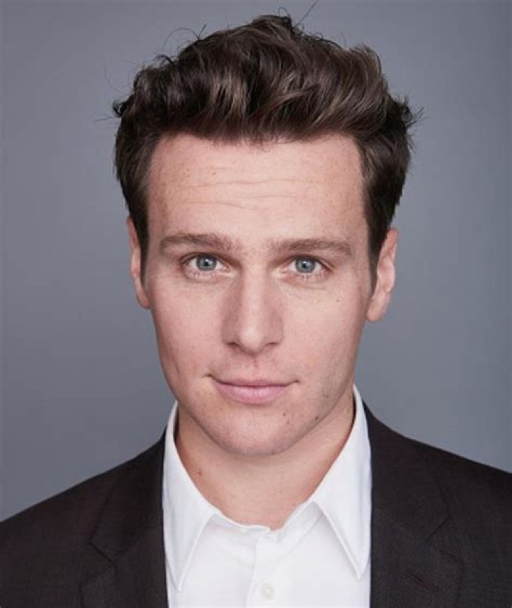Jonathan Groff Bio (Wiki) 