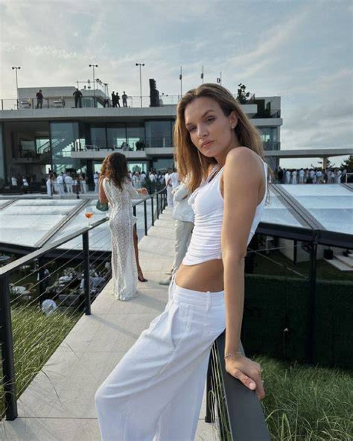 Josephine Skriver photo 2