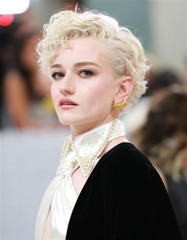 Julia Garner Julia Garner