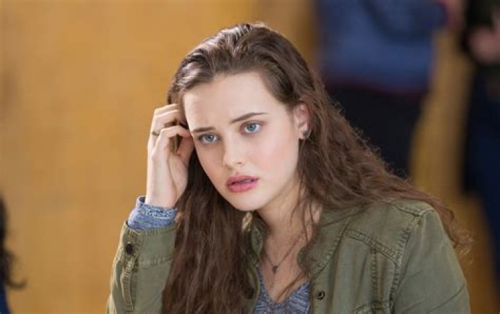 Katherine Langford's pet Therapy Dogs on Set
