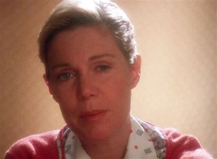 Kathryn Holcomb Bio (Wiki) 