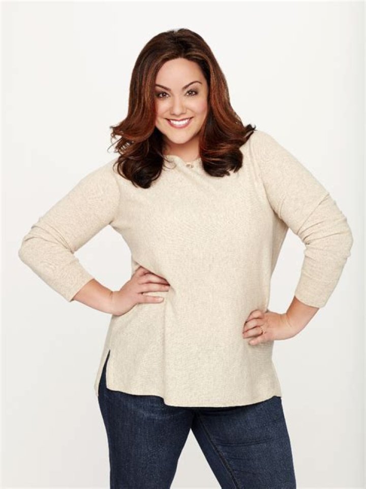 Katy Mixon Bio (Wiki) 