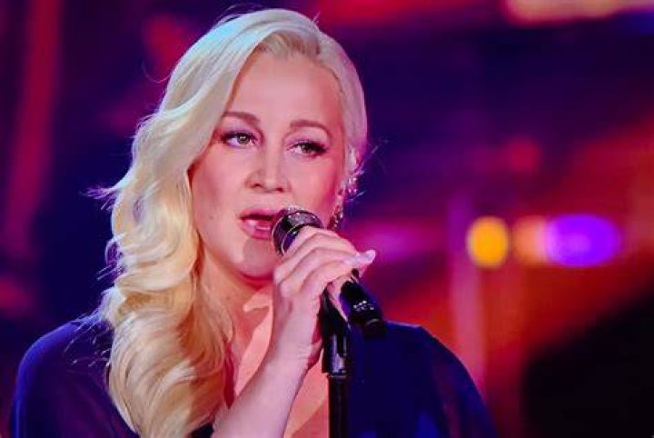 Kellie Pickler clicked a picture wearing a black summer dress.