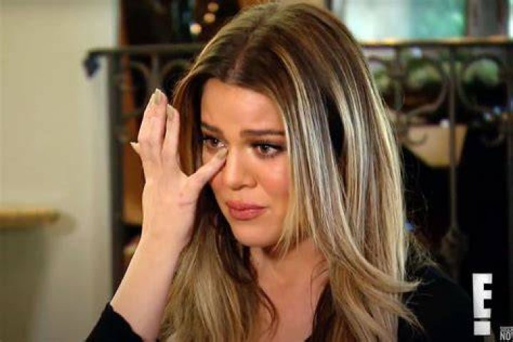 khloe kardashian crying header