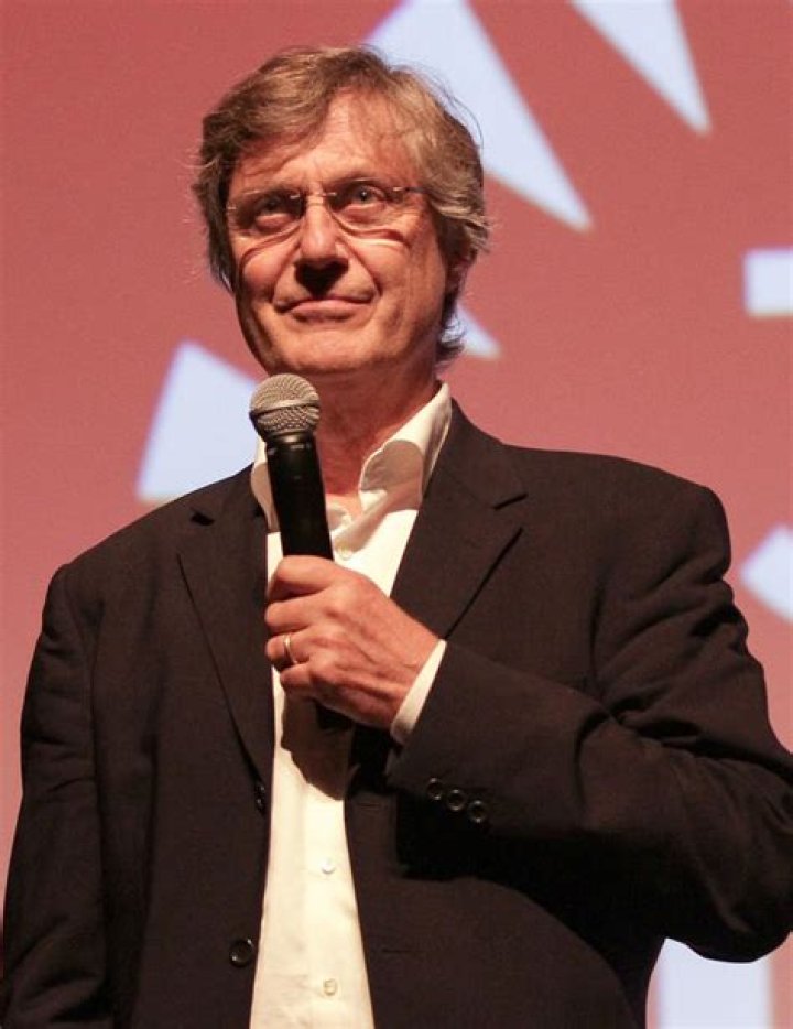 Lasse Hallstrom Bio (Wiki) 