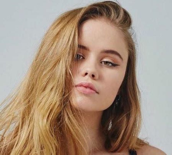 Lexee Smith - Age, Family, Bio