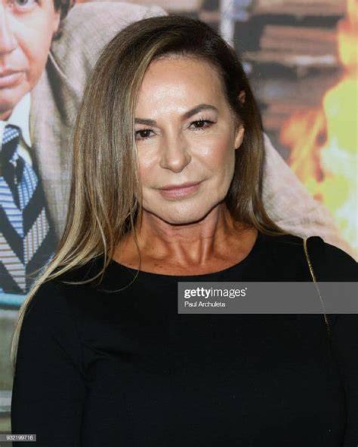 Linda Doucett Bio (Wiki) 