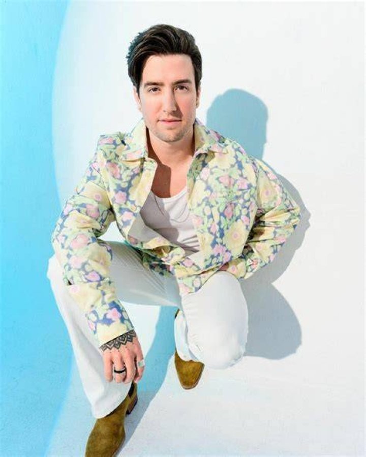 Logan Henderson's pet Falco