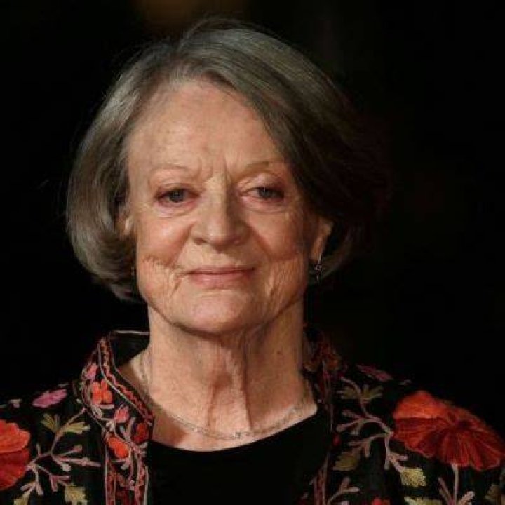 Maggie Smith Bio (Wiki) 