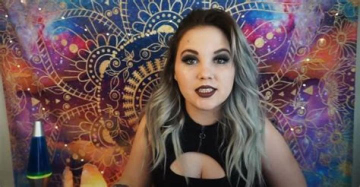  Mandii Vee