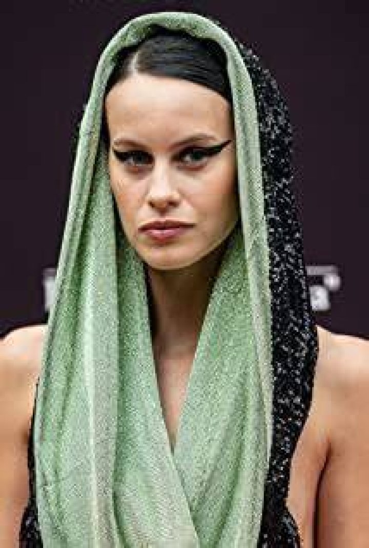 Milena Smit Bio (Wiki) 