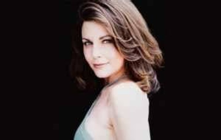 Mitzi Kapture Bio (Wiki) 