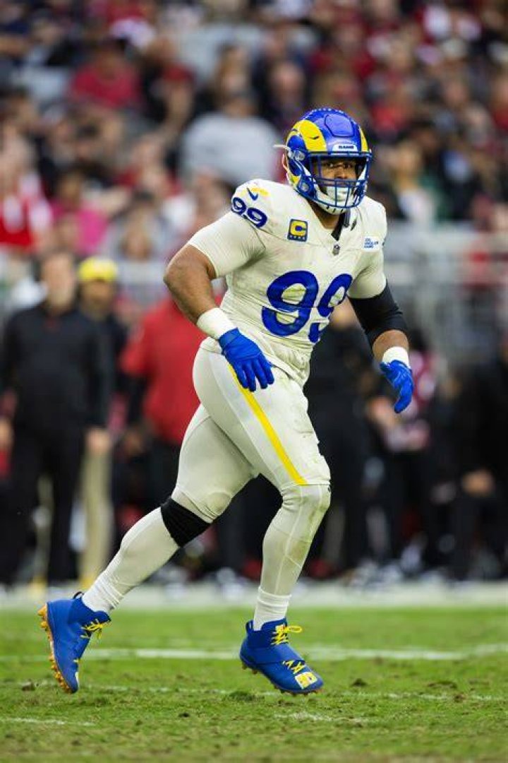 Rams' Weddle making tackle in NFL match