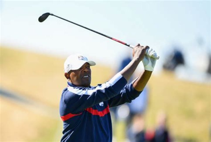 Samuel L. Jackson Playing Golf