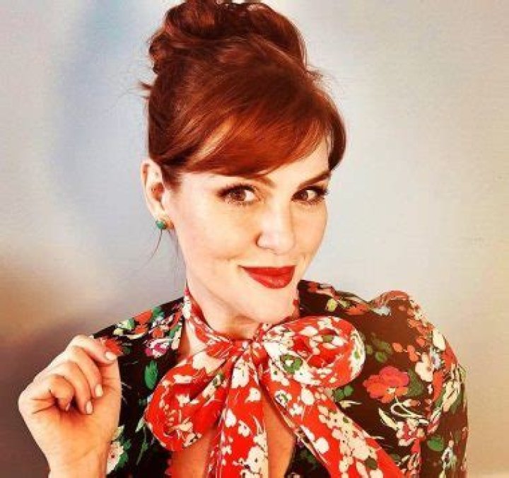 Sara Rue Bio (Wiki) 