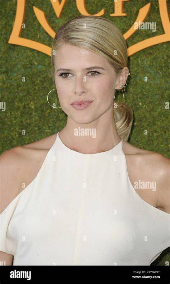 Sarah Wright photo 2