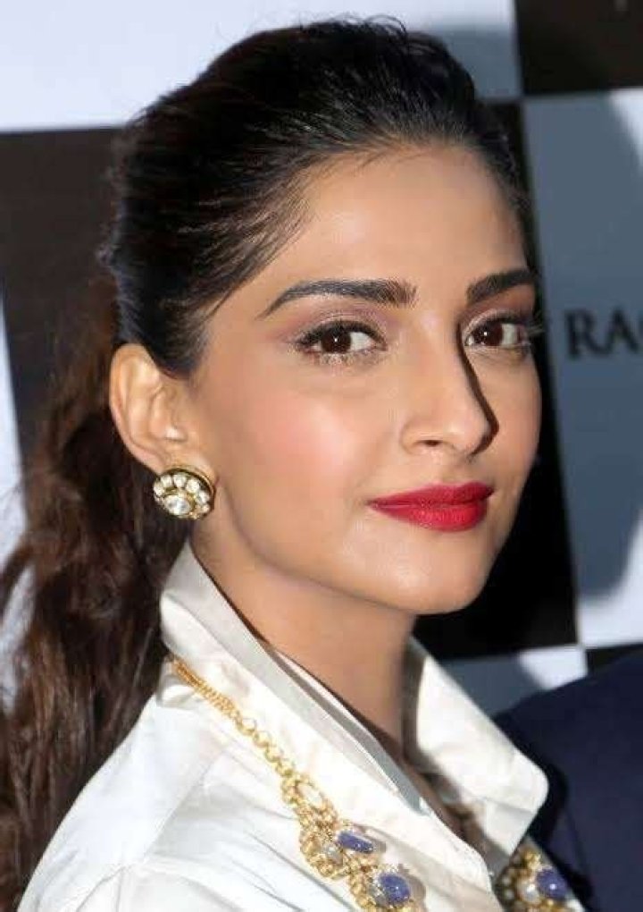 Sonam Kapoor Bio (Wiki) 