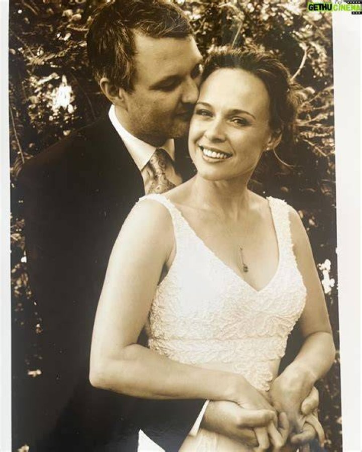 Tami Stronach Bio (Wiki) 