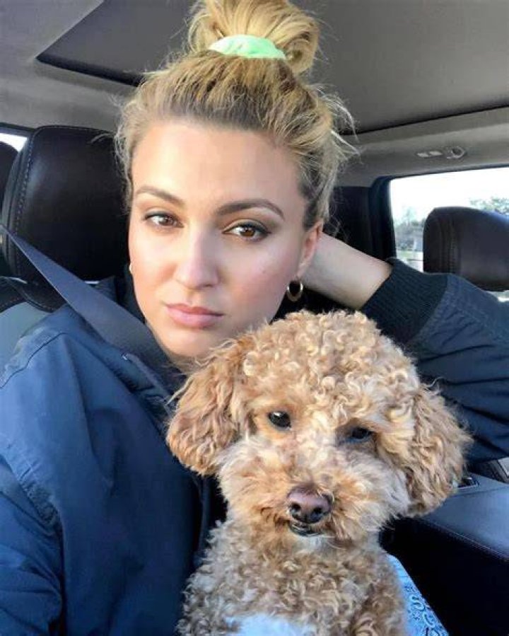 Tori Kelly Pets